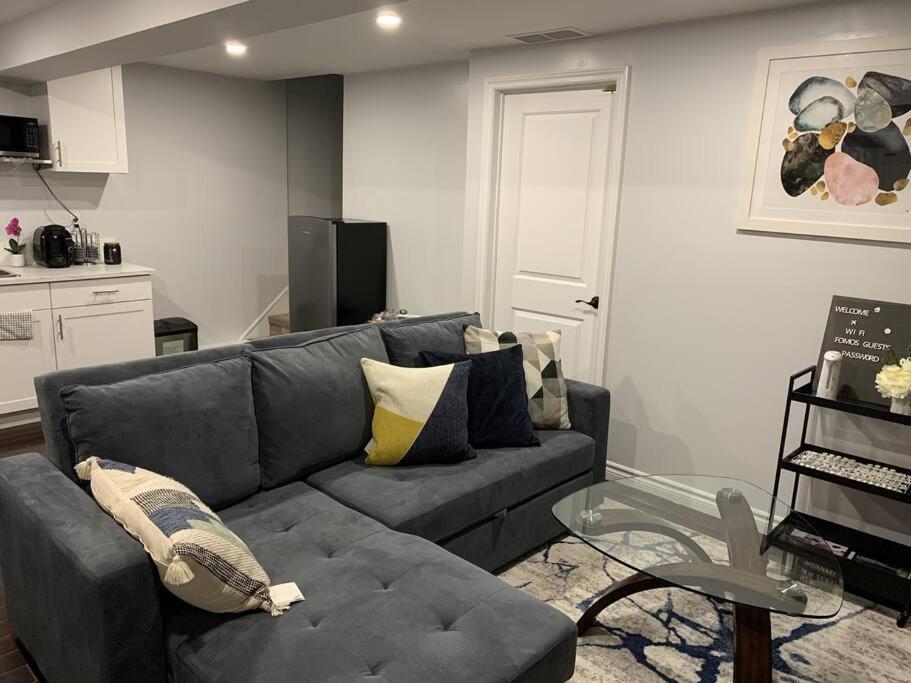 *Cozy, Newly Renovated, Fully Equipped* Apartment Hamilton Exterior photo